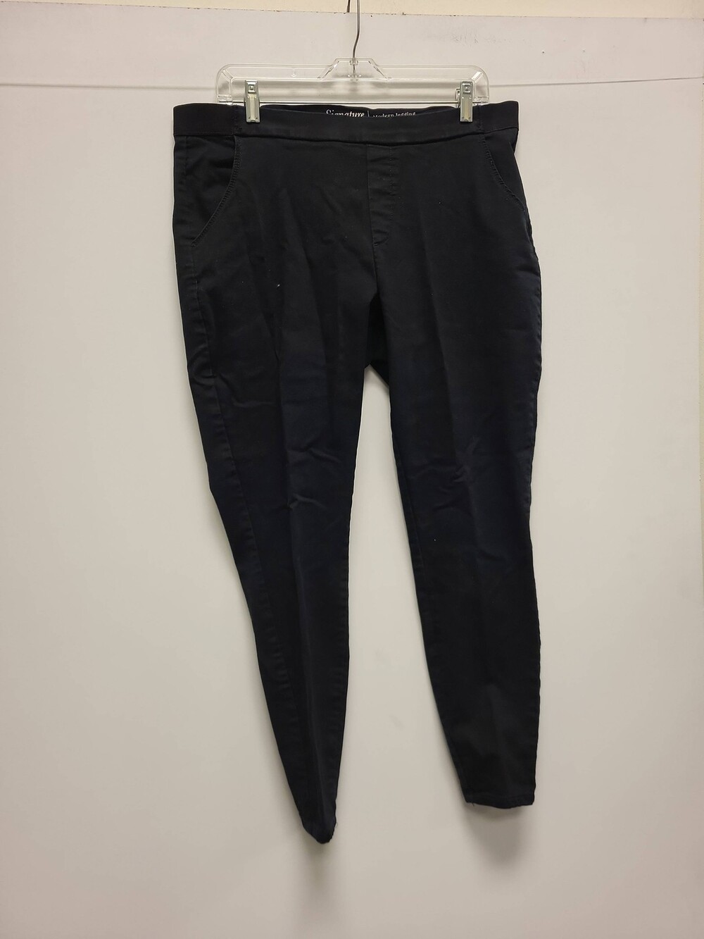 Signature Levi Strauss Co Modern Jegging Womens Size 16W33 Black Pants